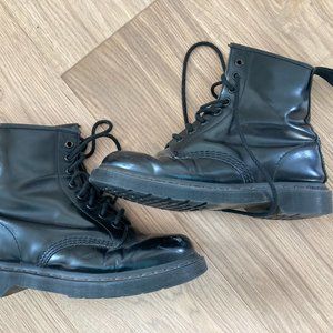 Dr. Martens 1460 Mono Lace-Up Boots (W8.5)